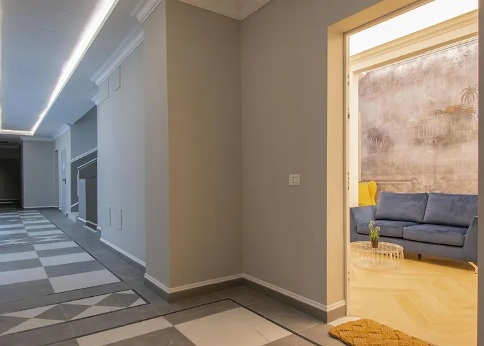 Cavour Stylish House *